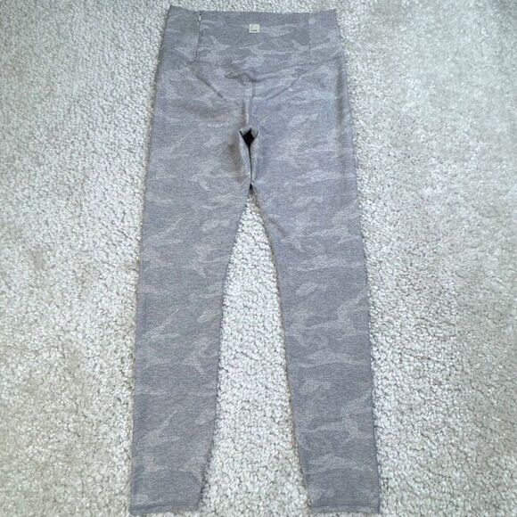 VUORI Clean Elevation Legging Light Gray Pale Camo - Picture 3 of 10